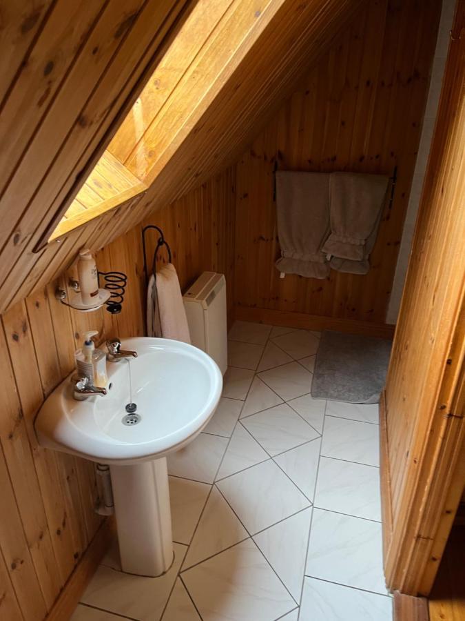 Cosy Lakeside Chalet With Option To Add Private Hot Tub Duneena ภายนอก รูปภาพ